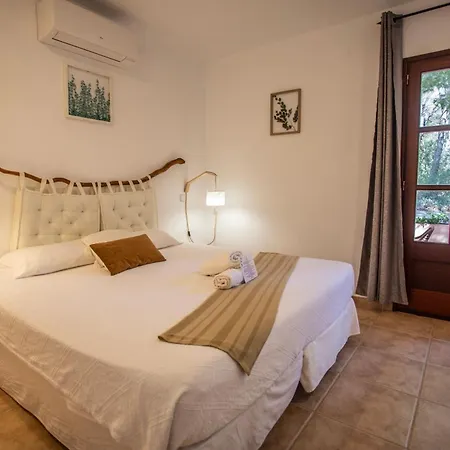 Aldeamia, Forest, Mountain View, At 8 Min Bed & Breakfast *